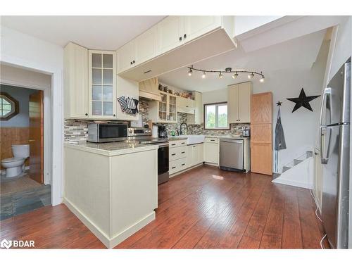 1071 Wood Street, Innisfil, ON - Indoor Photo Showing Kitchen