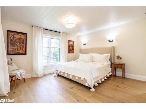 2886 Southorn Road, Coldwater, ON - Indoor Photo Showing Bedroom