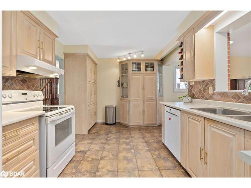 5884 7Th Line, Beeton, ON - Indoor Photo Showing Kitchen With Double Sink