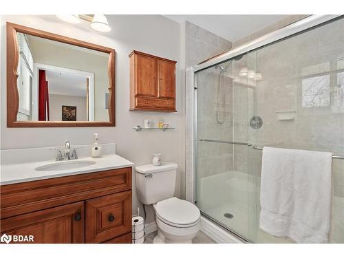 5884 7Th Line, Beeton, ON - Indoor Photo Showing Bathroom