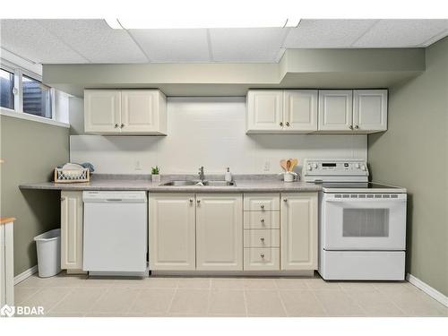 5884 7Th Line, Beeton, ON - Indoor Photo Showing Kitchen With Double Sink