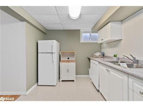 5884 7Th Line, Beeton, ON - Indoor Photo Showing Kitchen With Double Sink