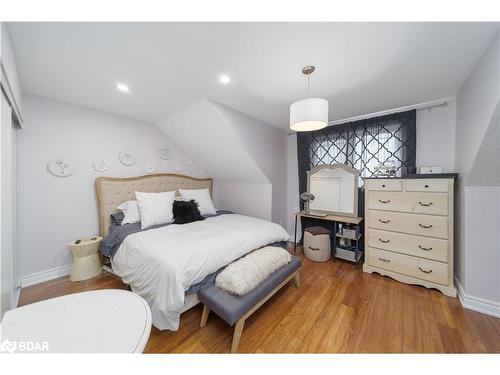 1299 Coleman Crescent, Innisfil, ON - Indoor Photo Showing Bedroom