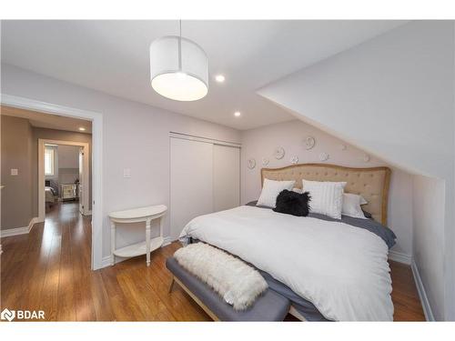 1299 Coleman Crescent, Innisfil, ON - Indoor Photo Showing Bedroom