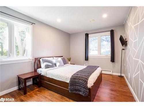 595 Big Bay Point Road, Barrie, ON - Indoor Photo Showing Bedroom