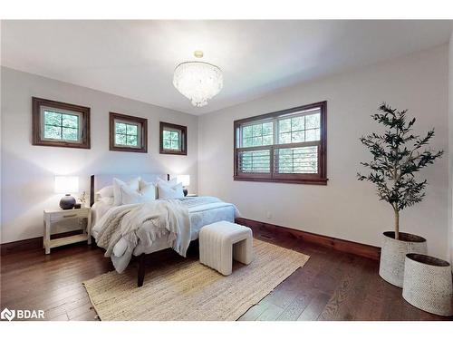 105 Stephens Street, Collingwood, ON - Indoor Photo Showing Bedroom