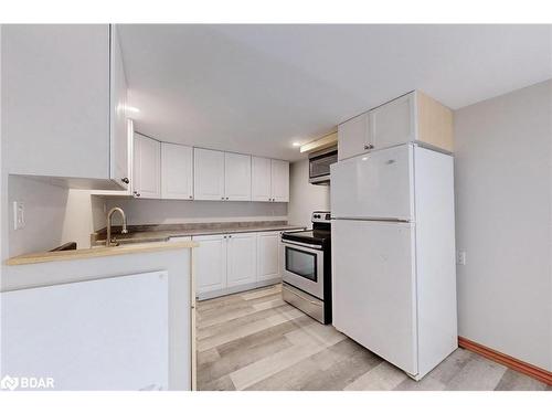 105 Stephens Street, Collingwood, ON - Indoor Photo Showing Kitchen