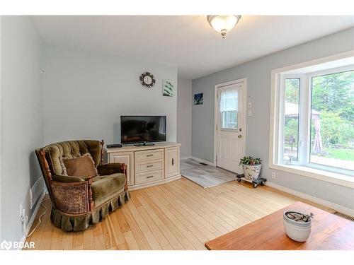 755 Happy Vale Drive, Innisfil, ON - Indoor Photo Showing Living Room