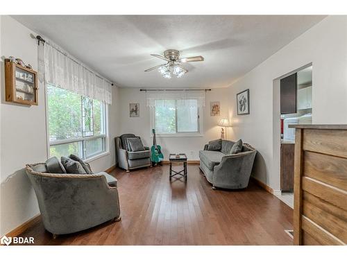 755 Happy Vale Drive, Innisfil, ON - Indoor Photo Showing Living Room