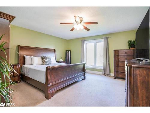 1075 Line 3 Road N, Oro-Medonte, ON - Indoor Photo Showing Bedroom