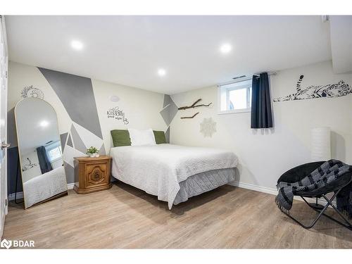 1075 Line 3 Road N, Oro-Medonte, ON - Indoor Photo Showing Bedroom