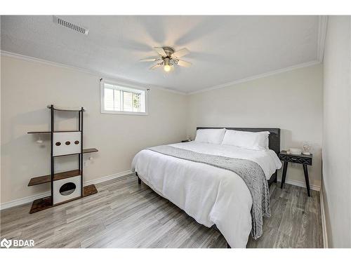 254 Parkway Avenue, Keswick, ON - Indoor Photo Showing Bedroom