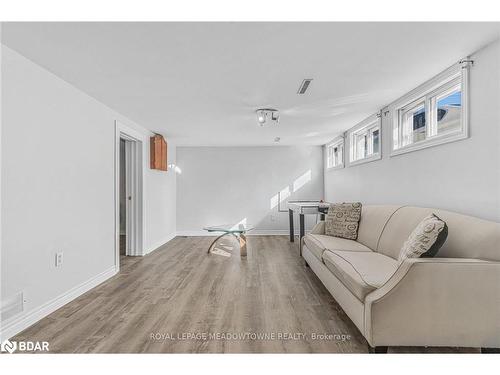 36 Fawell Avenue, St. Catharines, ON - Indoor Photo Showing Living Room