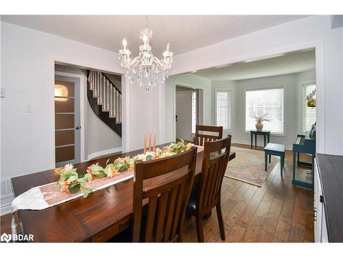 452 Greenwood Drive, Essa, ON - Indoor Photo Showing Dining Room