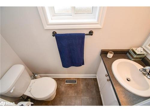 452 Greenwood Drive, Essa, ON - Indoor Photo Showing Bathroom