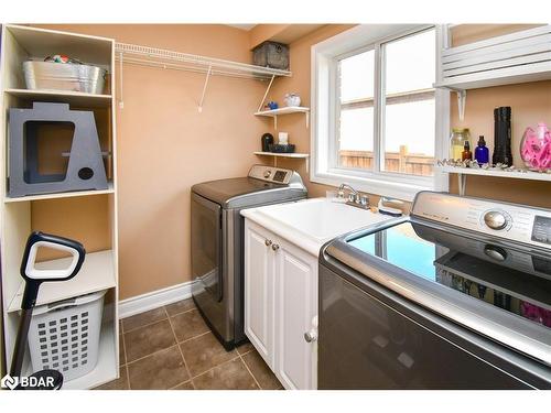 452 Greenwood Drive, Essa, ON - Indoor Photo Showing Laundry Room