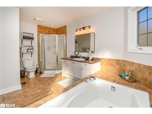 452 Greenwood Drive, Essa, ON - Indoor Photo Showing Bathroom