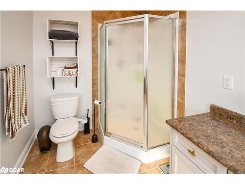 452 Greenwood Drive, Essa, ON - Indoor Photo Showing Bathroom