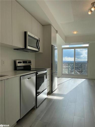 1440 Clarriage Court, Milton, ON - Indoor Photo Showing Kitchen