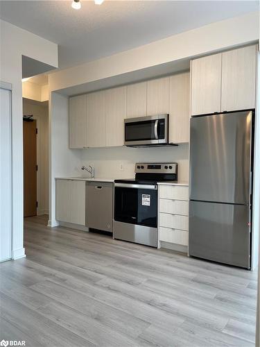 1440 Clarriage Court, Milton, ON - Indoor Photo Showing Kitchen