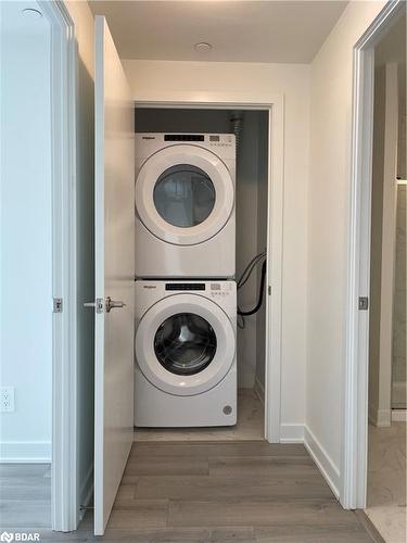 1440 Clarriage Court, Milton, ON - Indoor Photo Showing Laundry Room