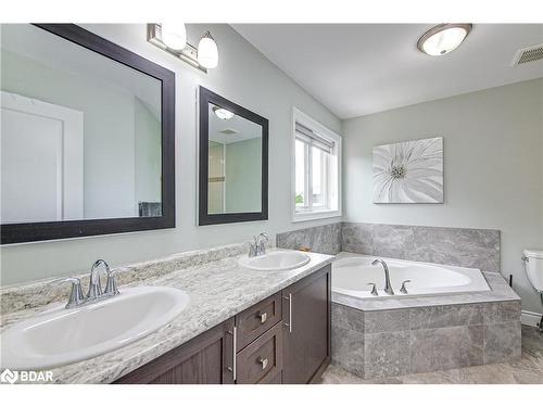 165 Bishop Drive, Barrie, ON - Indoor Photo Showing Bathroom