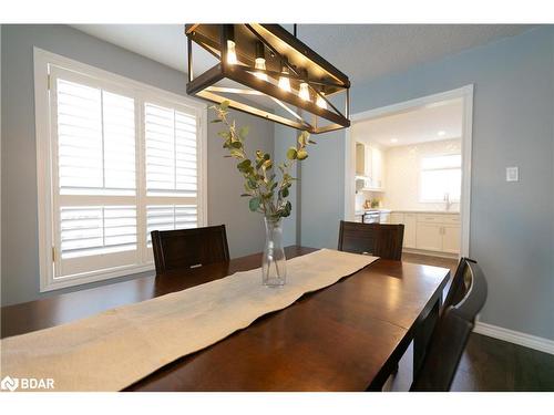 33 Logan Court, Barrie, ON - Indoor Photo Showing Dining Room