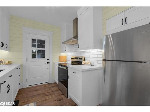 86 Mill Street E, Hillsdale, ON - Indoor Photo Showing Kitchen With Stainless Steel Kitchen