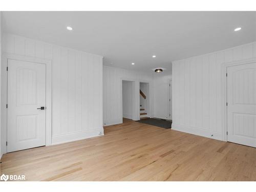 86 Mill Street E, Hillsdale, ON - Indoor Photo Showing Other Room