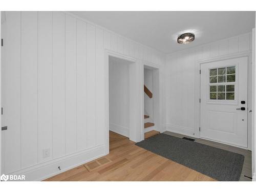 86 Mill Street E, Hillsdale, ON - Indoor Photo Showing Other Room