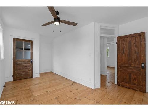 86 Mill Street E, Hillsdale, ON - Indoor Photo Showing Other Room