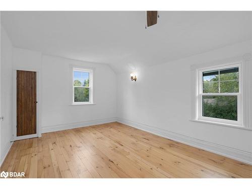 86 Mill Street E, Hillsdale, ON - Indoor Photo Showing Other Room