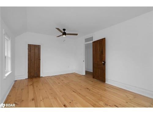 86 Mill Street E, Hillsdale, ON - Indoor Photo Showing Other Room