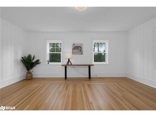 86 Mill Street E, Hillsdale, ON - Indoor Photo Showing Other Room