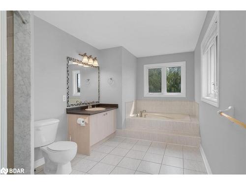 Main-1951 Swan Street, Innisfil, ON - Indoor Photo Showing Bathroom