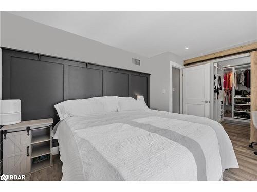 52 Cassandra Drive, Barrie, ON - Indoor Photo Showing Bedroom