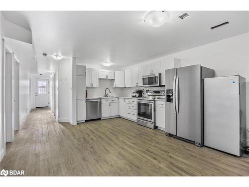 52 Cassandra Drive, Barrie, ON - Indoor Photo Showing Kitchen