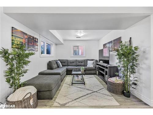 52 Cassandra Drive, Barrie, ON - Indoor Photo Showing Living Room