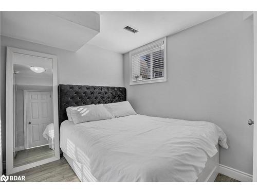 52 Cassandra Drive, Barrie, ON - Indoor Photo Showing Bedroom