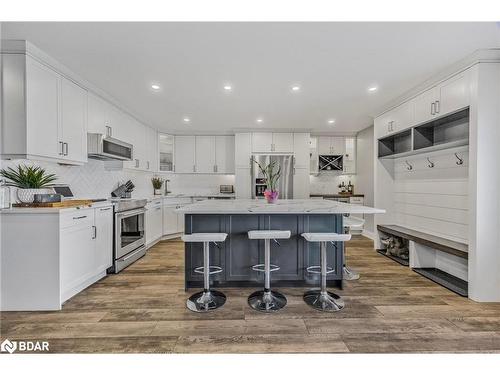 52 Cassandra Drive, Barrie, ON - Indoor Photo Showing Kitchen With Upgraded Kitchen