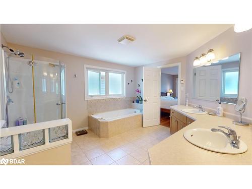 33 Brown Street, Guelph, ON - Indoor Photo Showing Bathroom