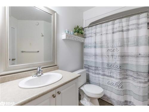 6975 Ortona Road, Essa, ON - Indoor Photo Showing Bathroom