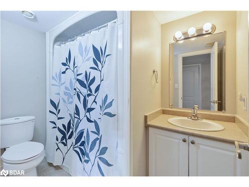 6975 Ortona Road, Essa, ON - Indoor Photo Showing Bathroom