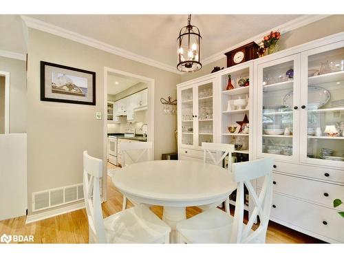 10-492 Laclie St Street, Orillia, ON - Indoor Photo Showing Dining Room