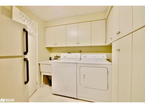 10-492 Laclie St Street, Orillia, ON - Indoor Photo Showing Laundry Room