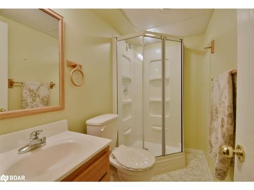 10-492 Laclie St Street, Orillia, ON - Indoor Photo Showing Bathroom