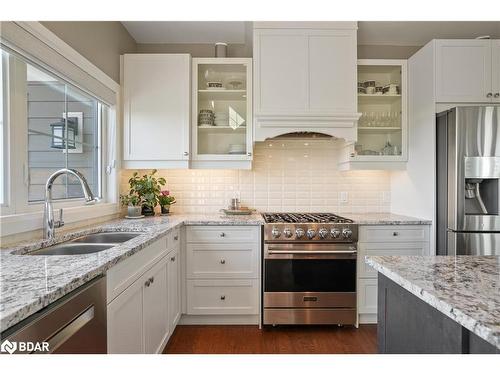 3 Morgan Drive, Oro-Medonte, ON - Indoor Photo Showing Kitchen With Stainless Steel Kitchen With Double Sink With Upgraded Kitchen