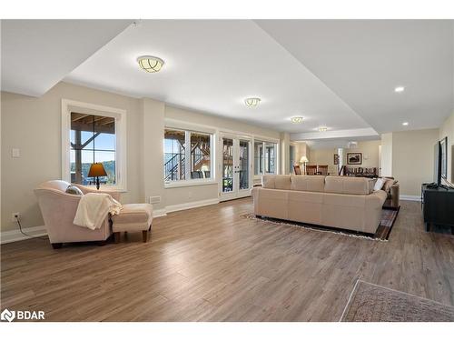 3 Morgan Drive, Oro-Medonte, ON - Indoor Photo Showing Living Room