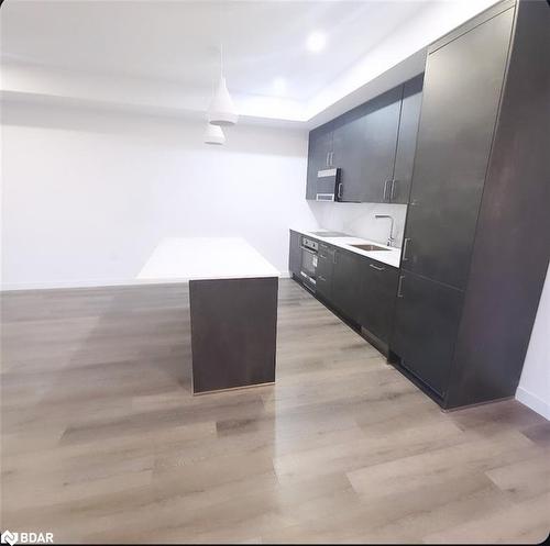 308-7549 Kalar Road Road, Niagara Falls, ON - Indoor Photo Showing Kitchen