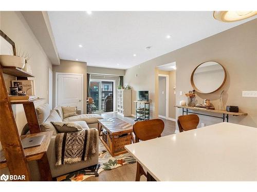 603-300 Essa Road, Barrie, ON - Indoor Photo Showing Dining Room